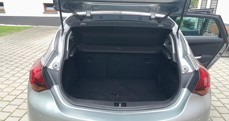 Opel Astra cena 26900 przebieg: 213000, rok produkcji 2010 z Sułkowice małe 301